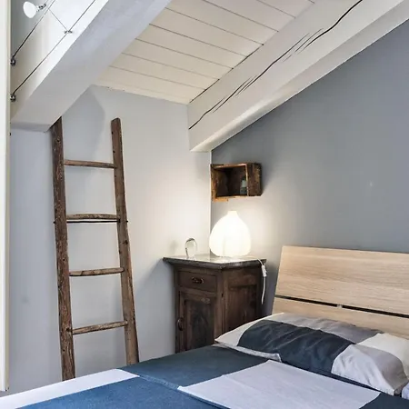 Apartamento Savoia Wooden Duplex Apt
